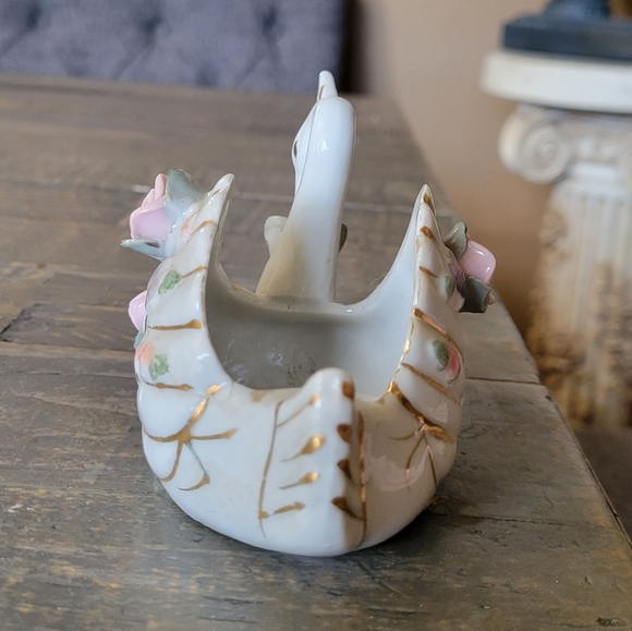 Vintage Lefton China Swan Figurine With Roses Ashtray Trinket Dish Gold Gilt - Picture 6 of 6